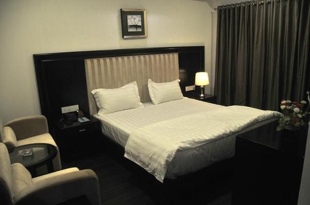Hotel Dev Aadi